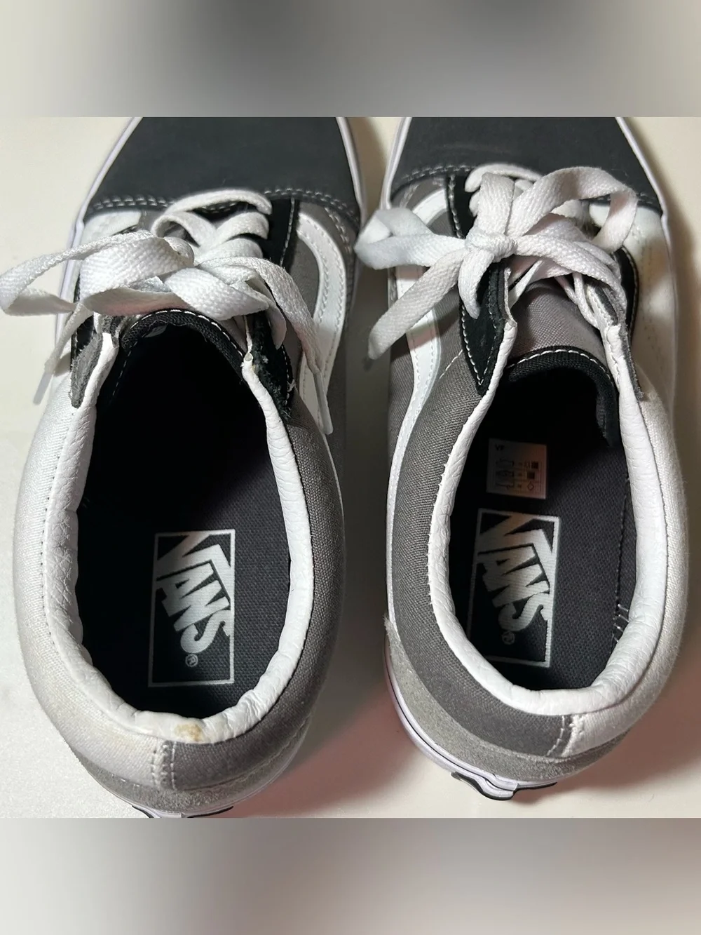 Vans Men's Size 7.5 Low-Top Color-Block Lace Up Sneakers Shoes Black and White